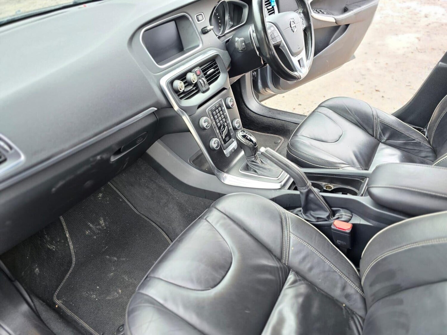 Used Volvo V40 2019 for sale - 76416360: Photo 37