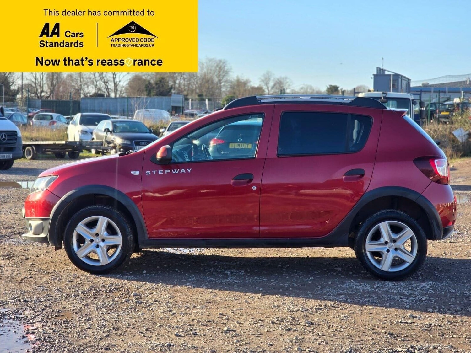 Used Dacia Sandero Stepway 2014 for sale - 77502845: Photo 10