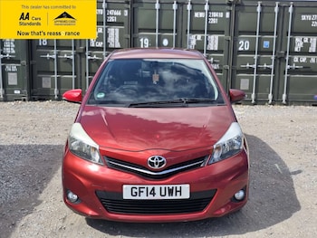 Used Toyota Yaris 2014 for sale - 79614404: Photo