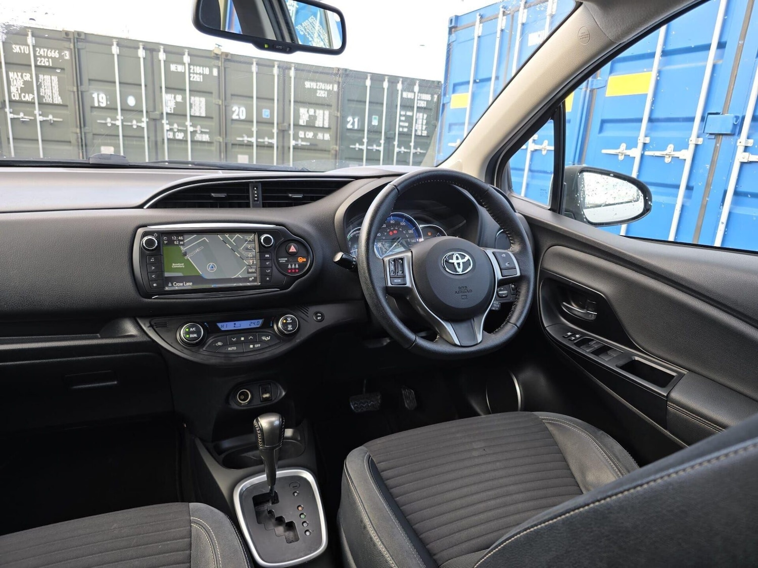 Used Toyota Yaris 2015 for sale - 77026419: Photo 21