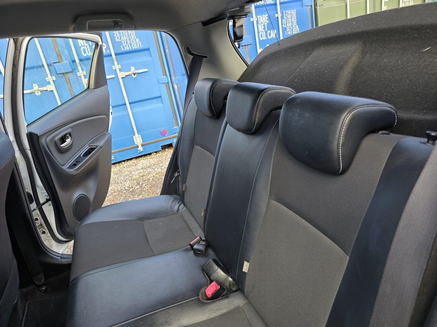 Used Toyota Yaris 2015 for sale - 77026419: Photo 23