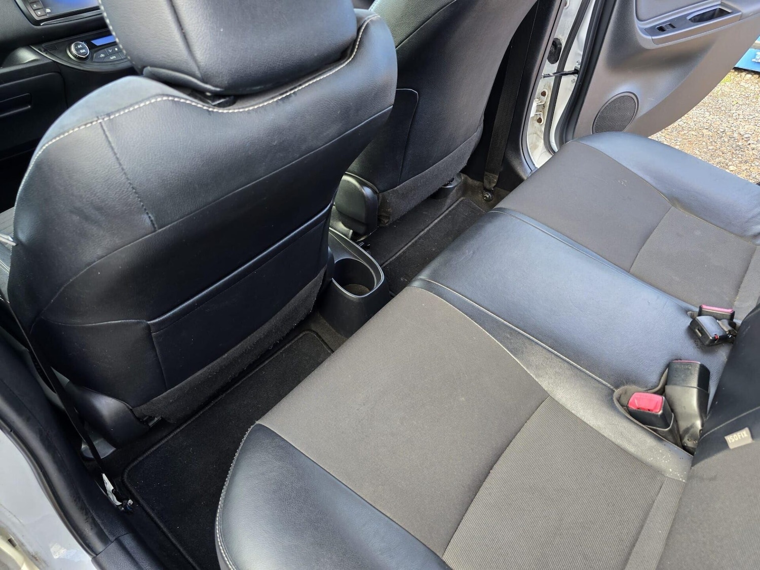 Used Toyota Yaris 2015 for sale - 77026419: Photo 24