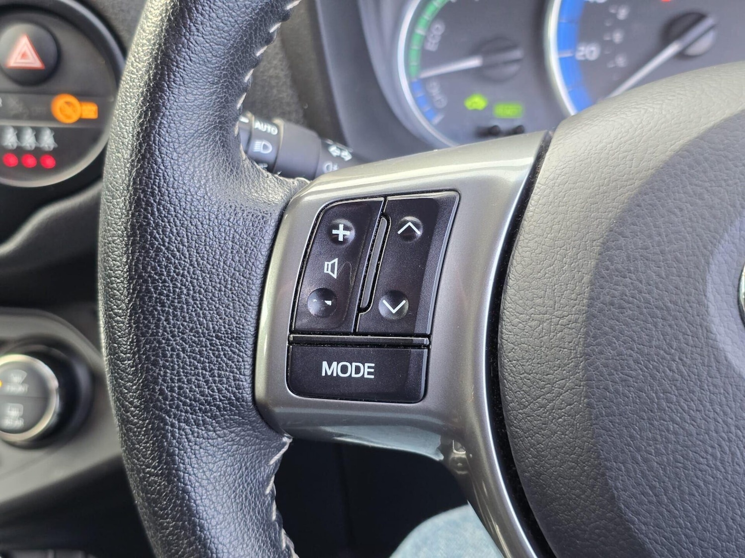 Used Toyota Yaris 2015 for sale - 77026419: Photo 27