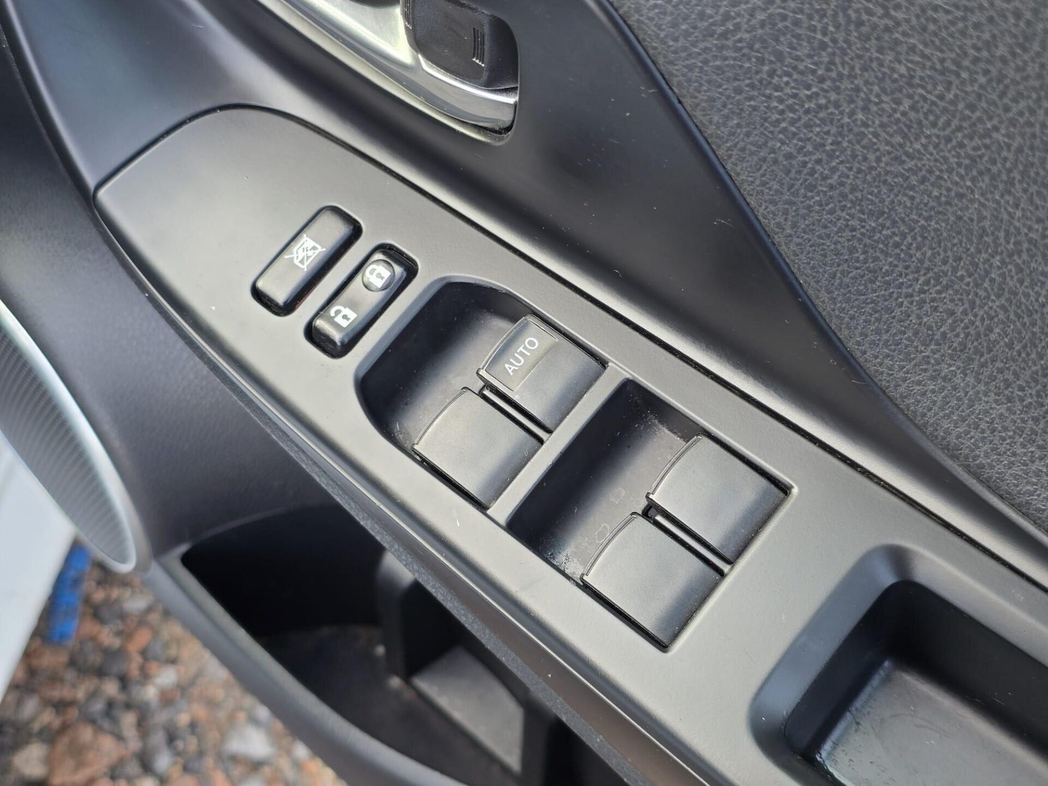 Used Toyota Yaris 2015 for sale - 77026419: Photo 57