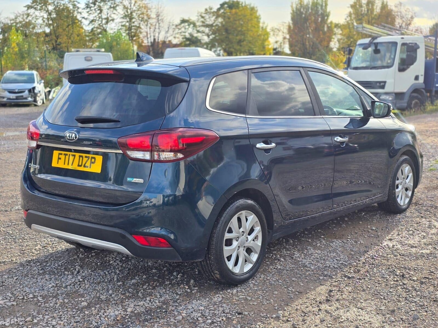 Used Kia Carens 2017 for sale - 76352348: Photo 15