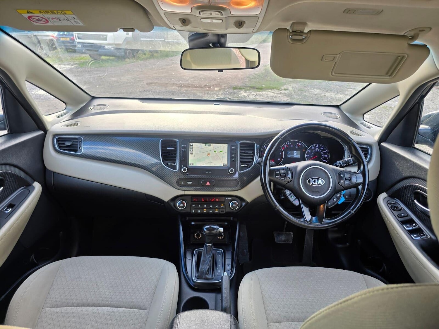 Used Kia Carens 2017 for sale - 76352348: Photo 18