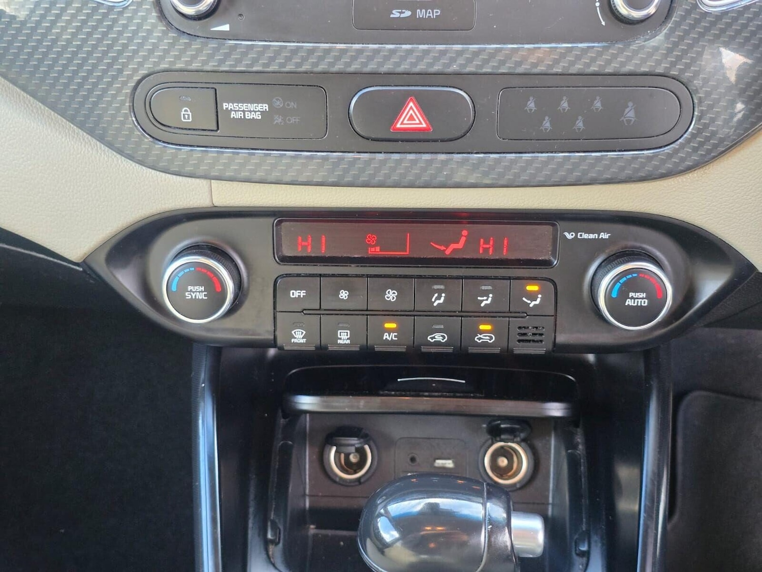 Used Kia Carens 2017 for sale - 76352348: Photo 24