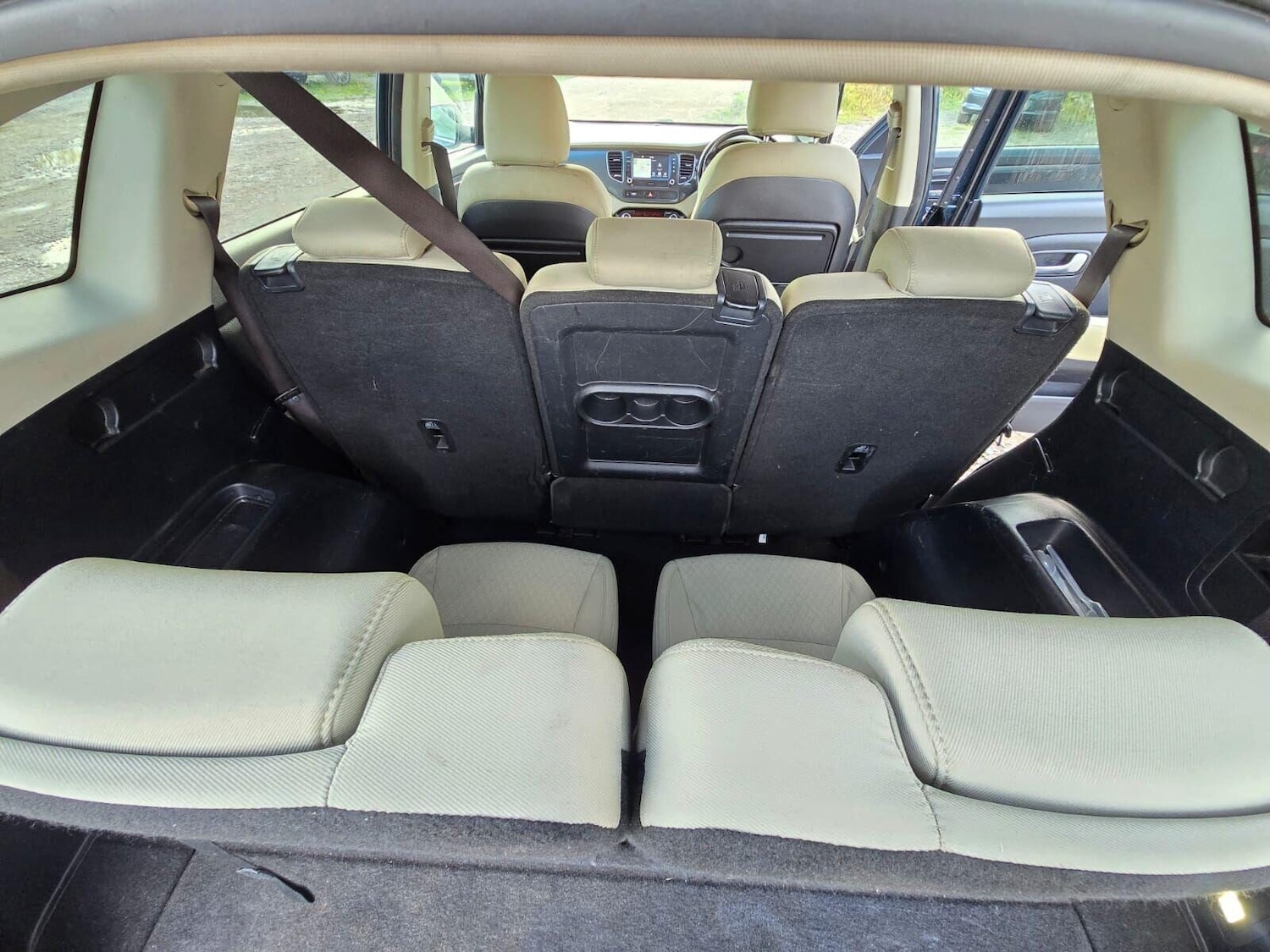 Used Kia Carens 2017 for sale - 76352348: Photo 27