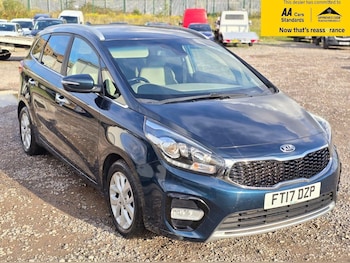 Used Kia Carens 2017 for sale - 76352348: Photo