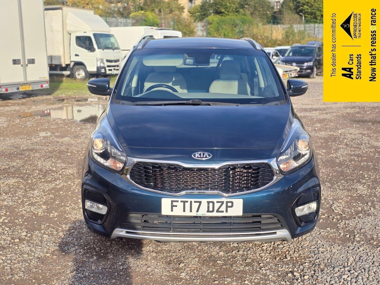 Used Kia Carens 2017 for sale - 76352348: Photo 3