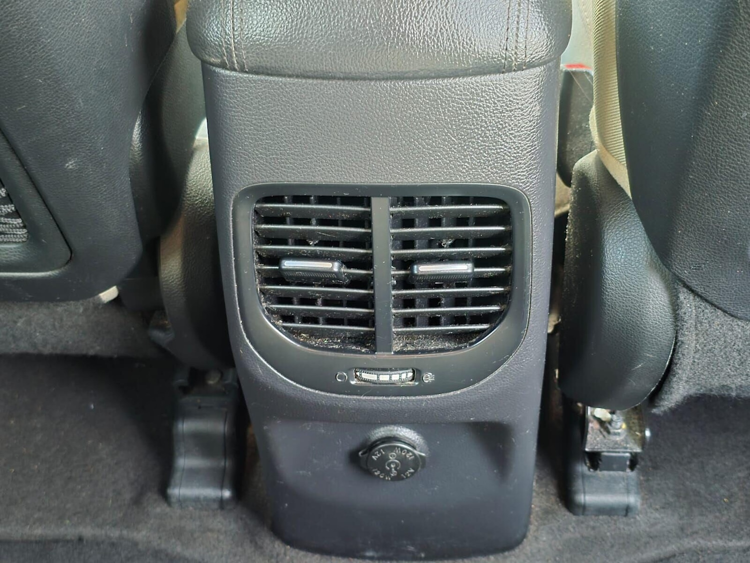 Used Kia Carens 2017 for sale - 76352348: Photo 31