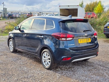 Used Kia Carens 2017 for sale - 76352348: Photo