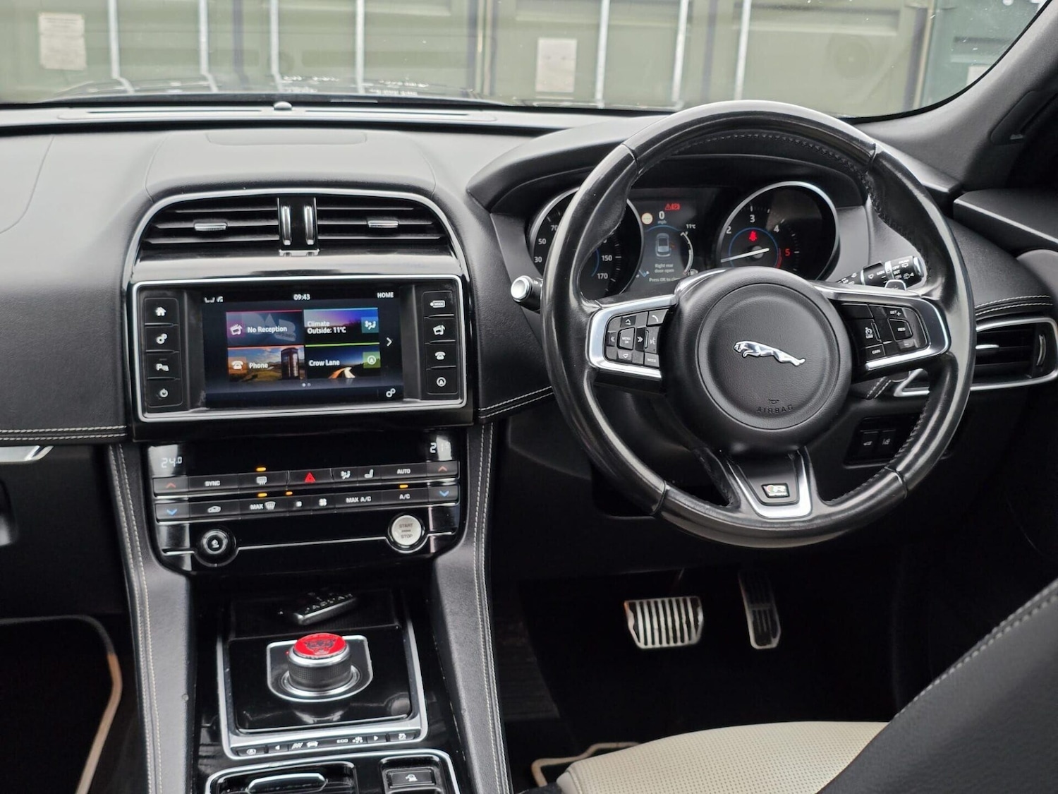 Used Jaguar F-Pace 2017 for sale - 77520459: Photo 21