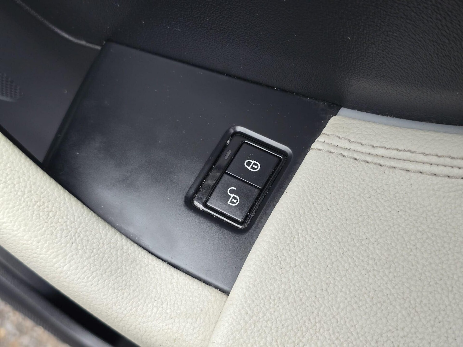 Used Jaguar F-Pace 2017 for sale - 77520459: Photo 25