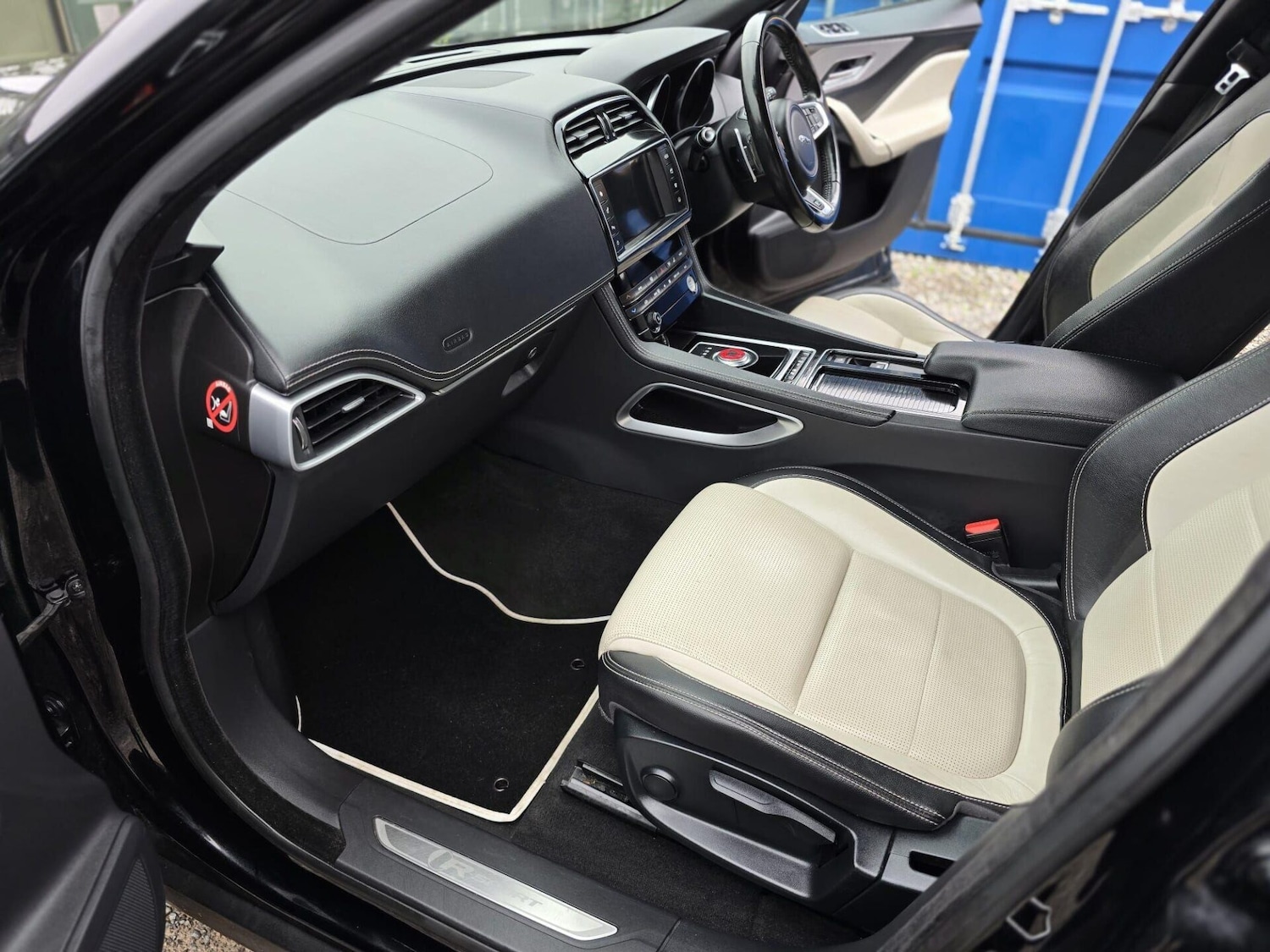 Used Jaguar F-Pace 2017 for sale - 77520459: Photo 39