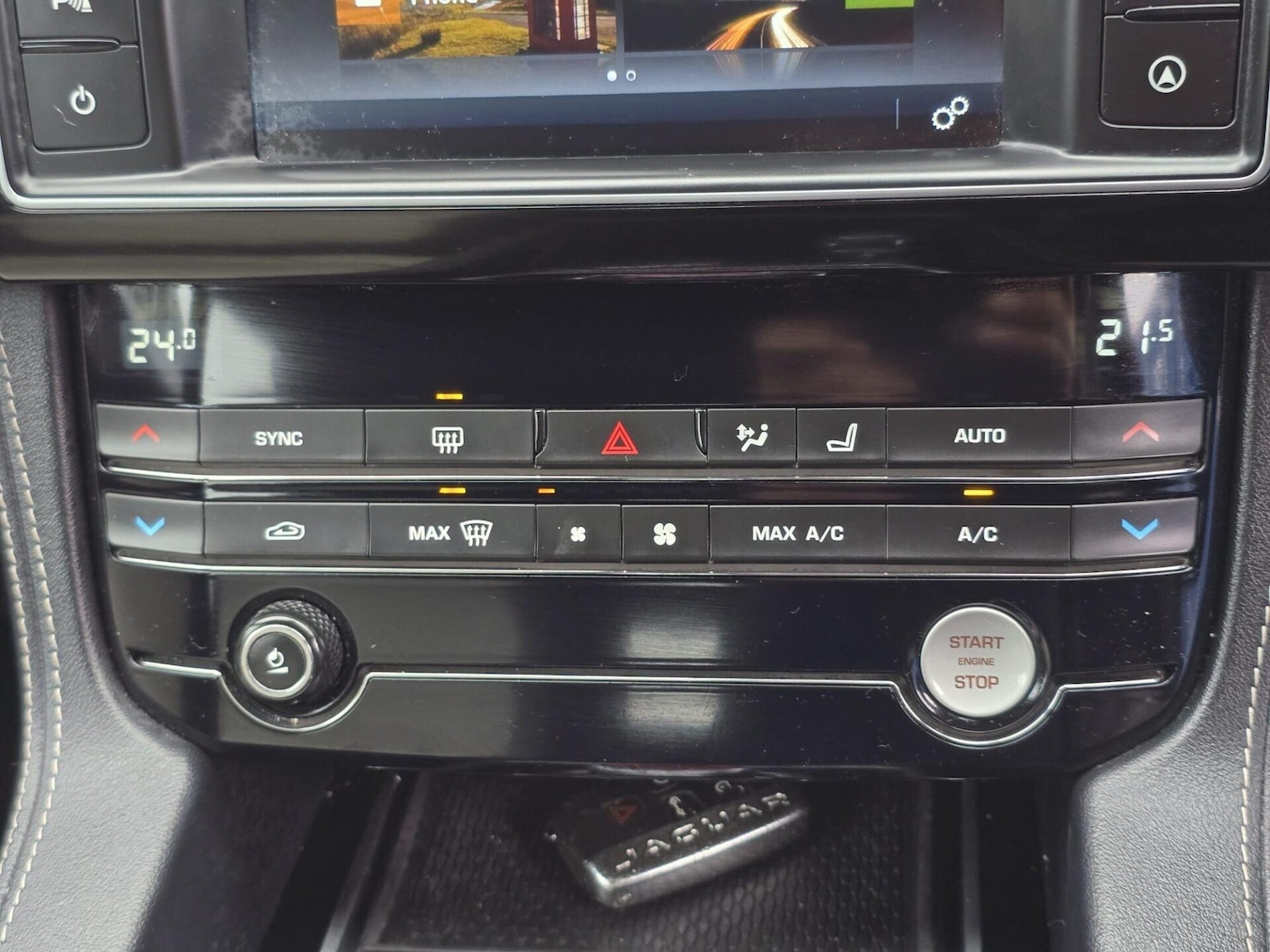 Used Jaguar F-Pace 2017 for sale - 77520459: Photo 59