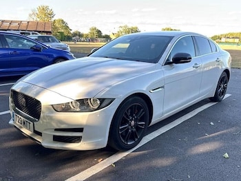 Used Jaguar XE 2016 for sale - 75504206: Photo