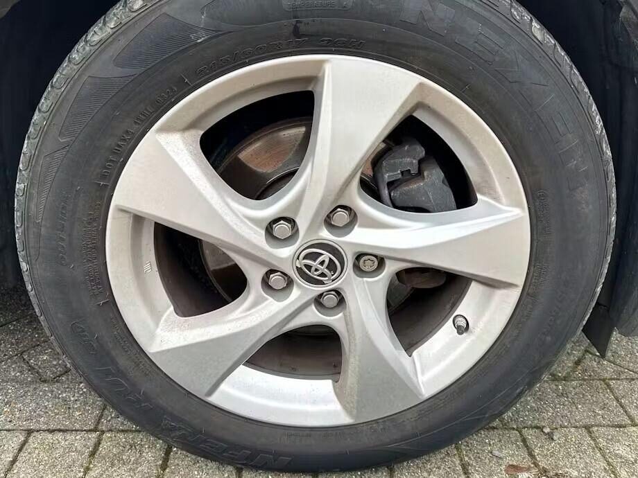 Used Toyota C-HR 2017 for sale - 77137111: Photo 8