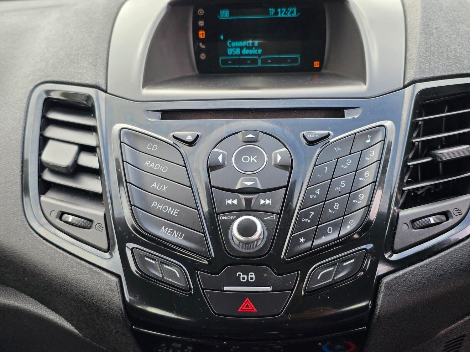 Used Ford Fiesta 2015 for sale - 76178798: Photo 28