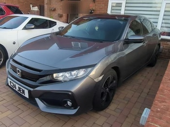 Used Honda Civic 2018 for sale - 75717523: Photo