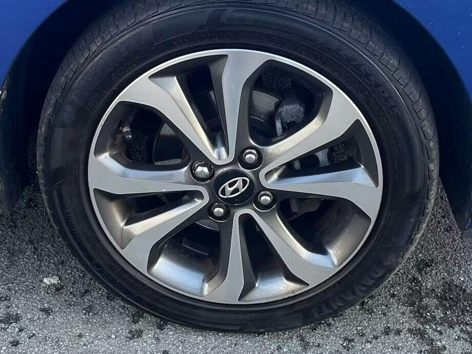 Used Hyundai i10 2019 for sale - 76909330: Photo 9