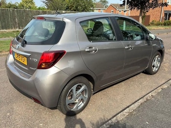 Used Toyota Yaris 2015 for sale - 75529289: Photo