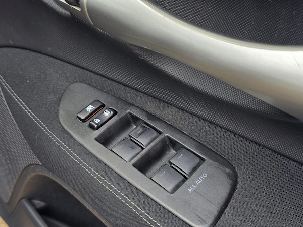 Used Toyota Auris 2010 for sale - 75425716: Photo 29
