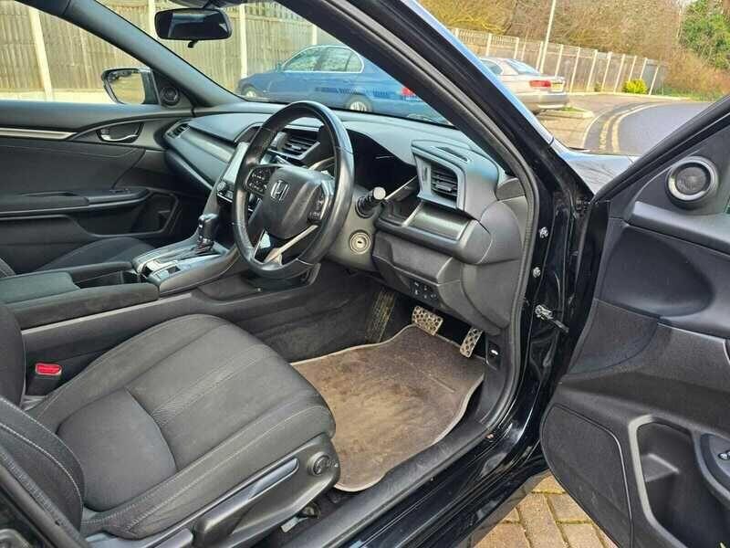 Used Honda Civic 2017 for sale - 76616974: Photo 44