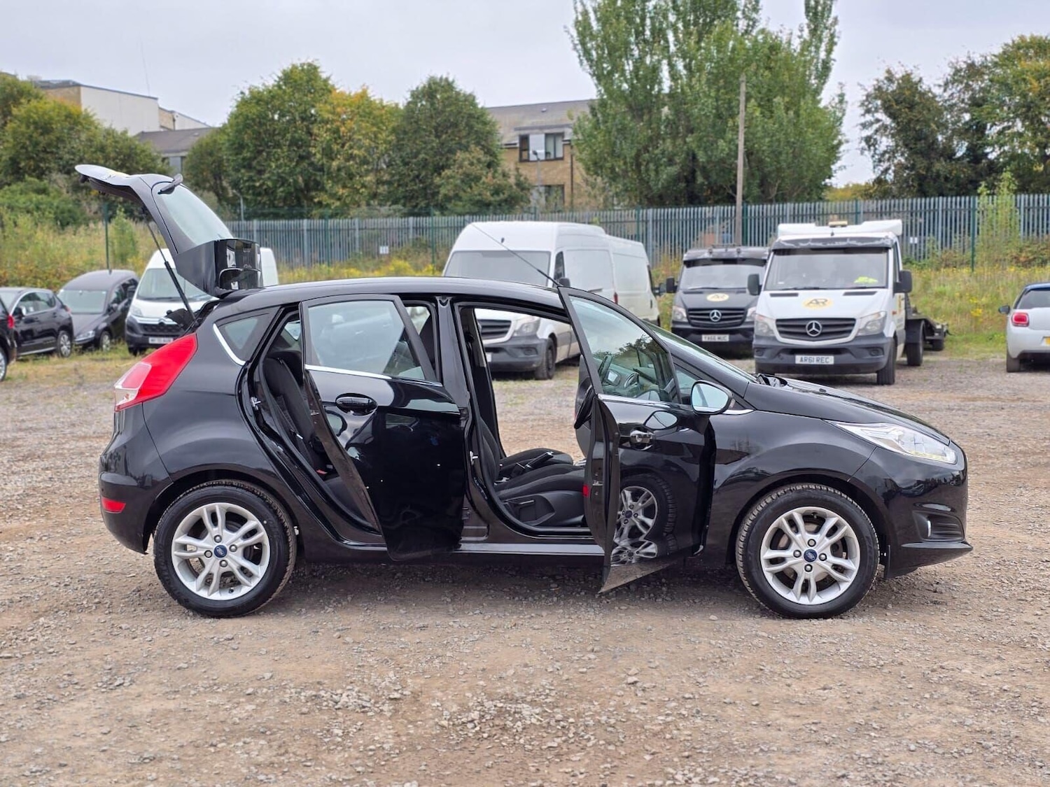 Used Ford Fiesta 2017 for sale - 75975138: Photo 16