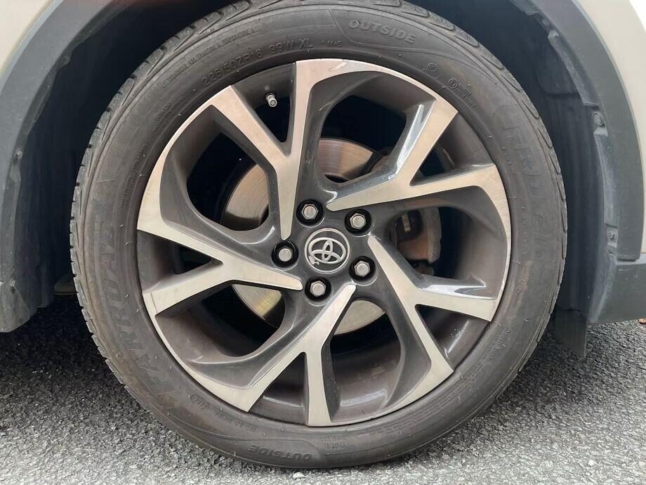 Used Toyota C-HR 2018 for sale - 76508914: Photo 11