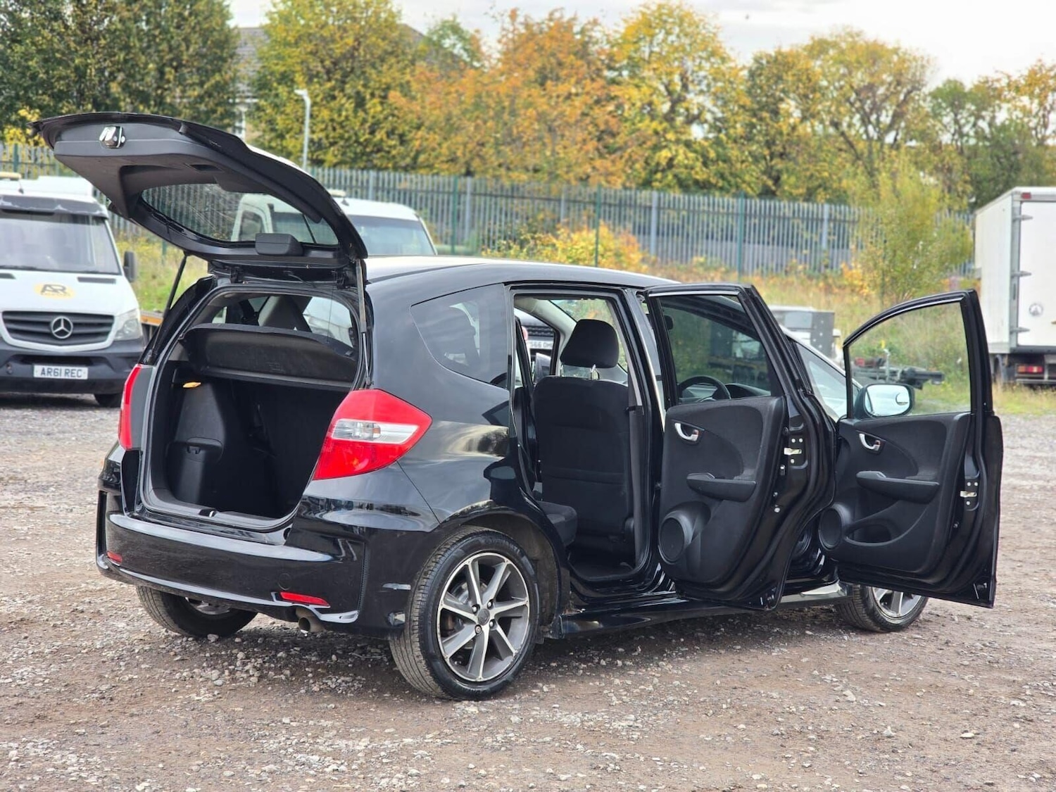 Used Honda Jazz 2014 for sale - 76488546: Photo 15
