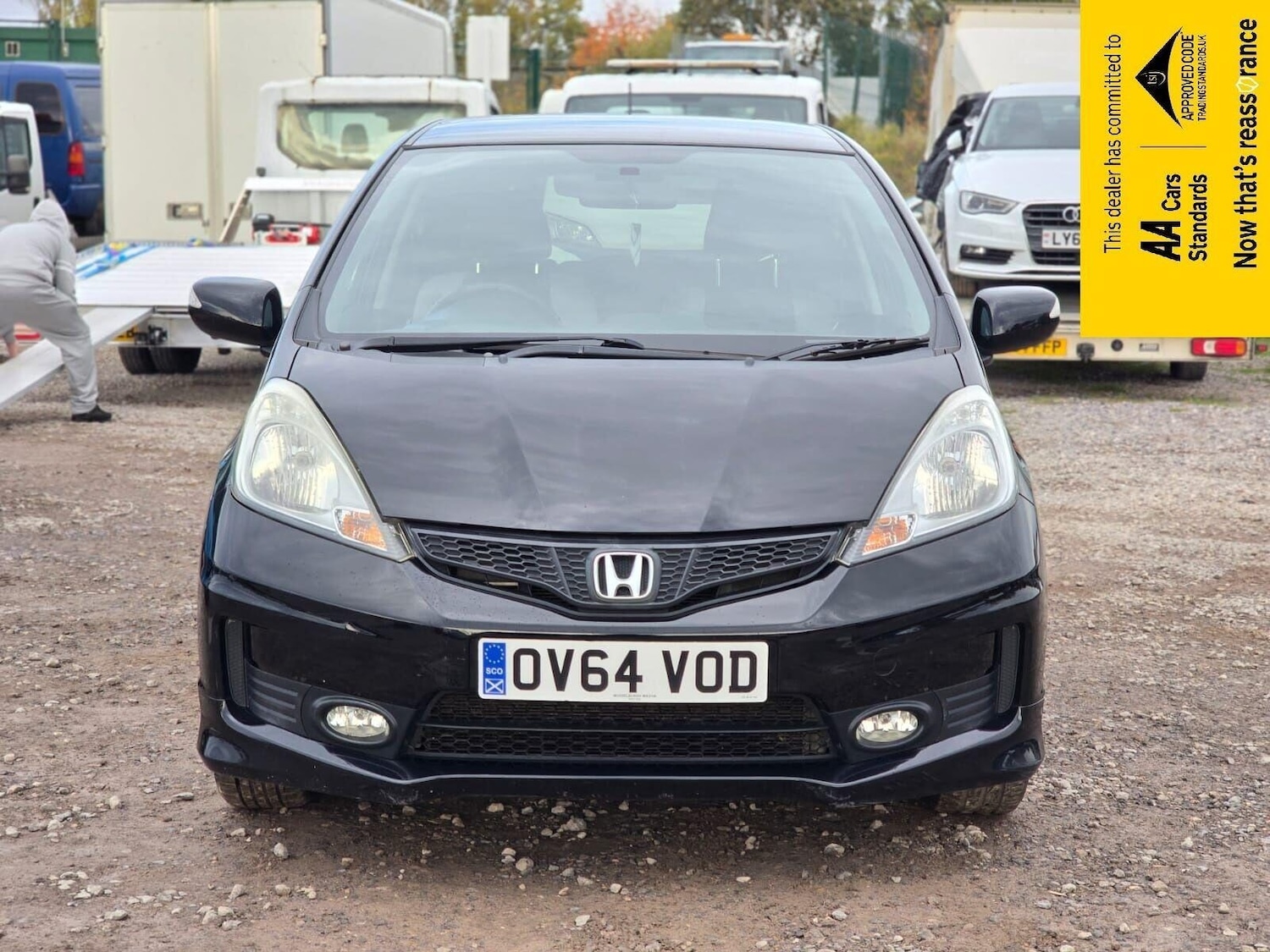 Used Honda Jazz 2014 for sale - 76488546: Photo 2