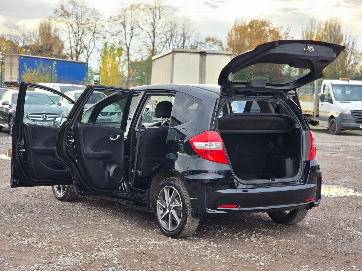 Used Honda Jazz 2014 for sale - 76488546: Photo 4