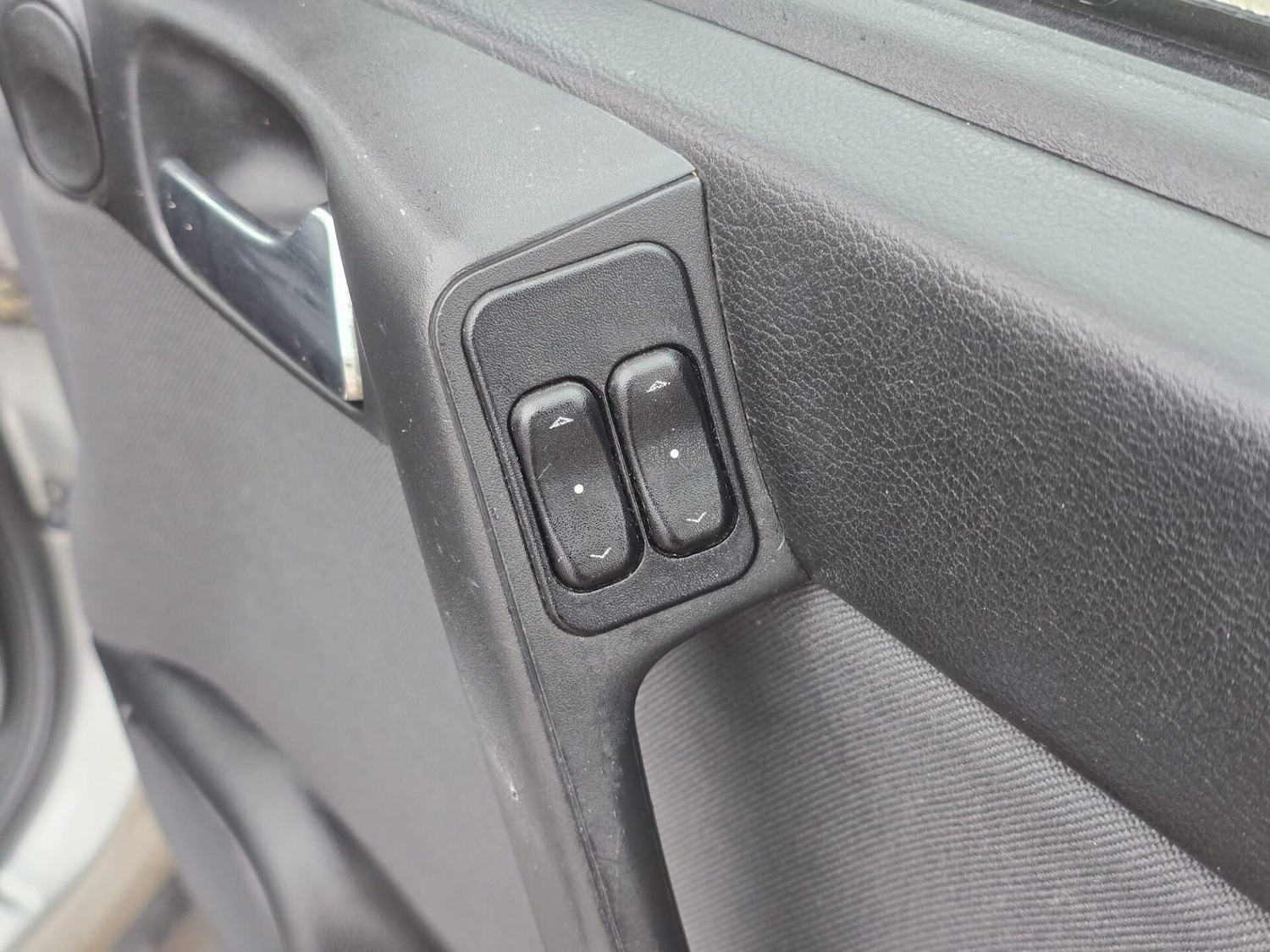 Used Vauxhall Astra 2004 for sale - 77283922: Photo 23