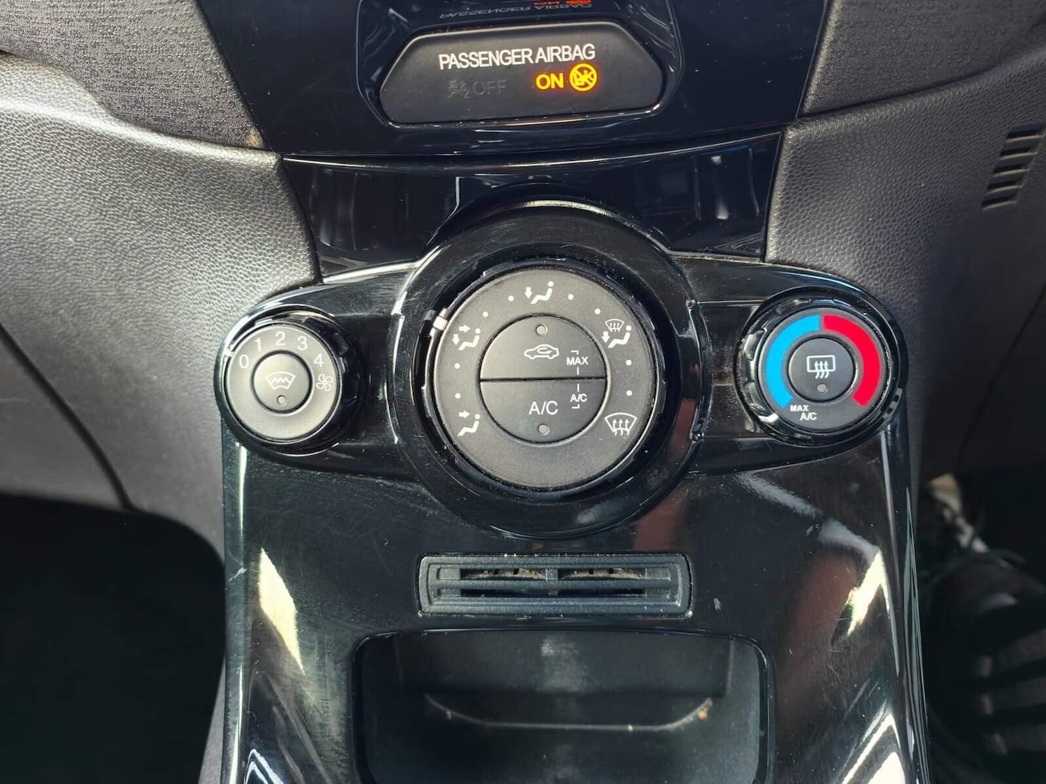 Used Ford Fiesta 2014 for sale - 77340681: Photo 54