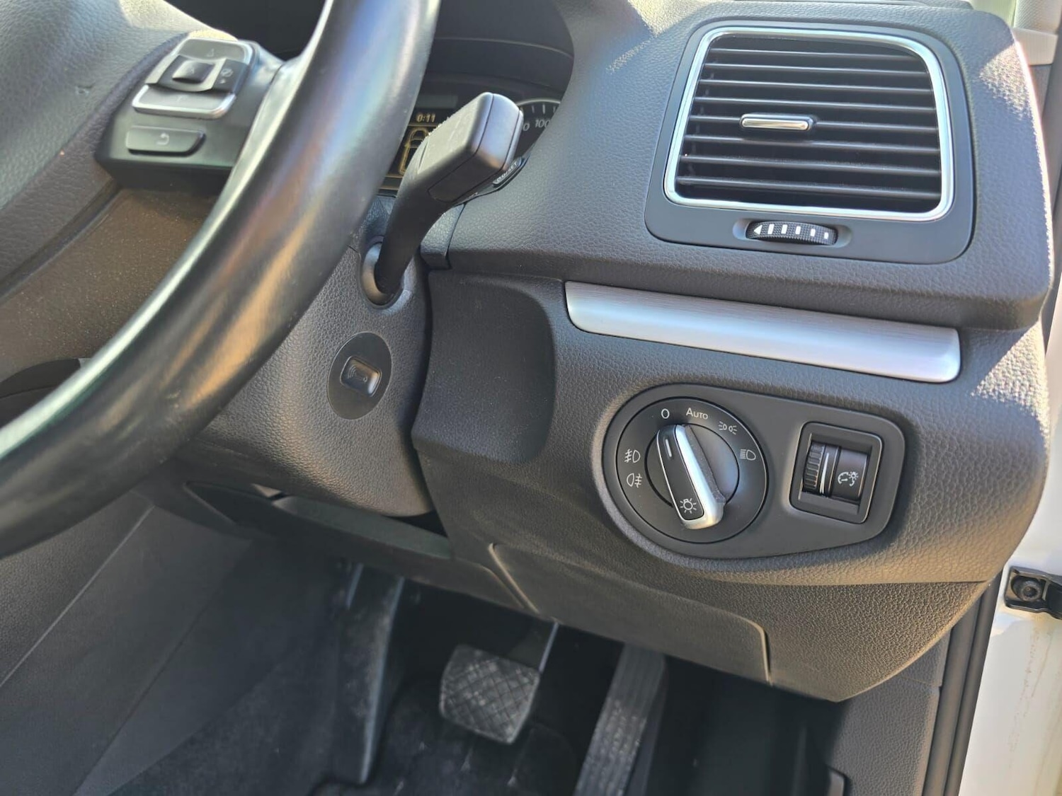 Vehicle 28