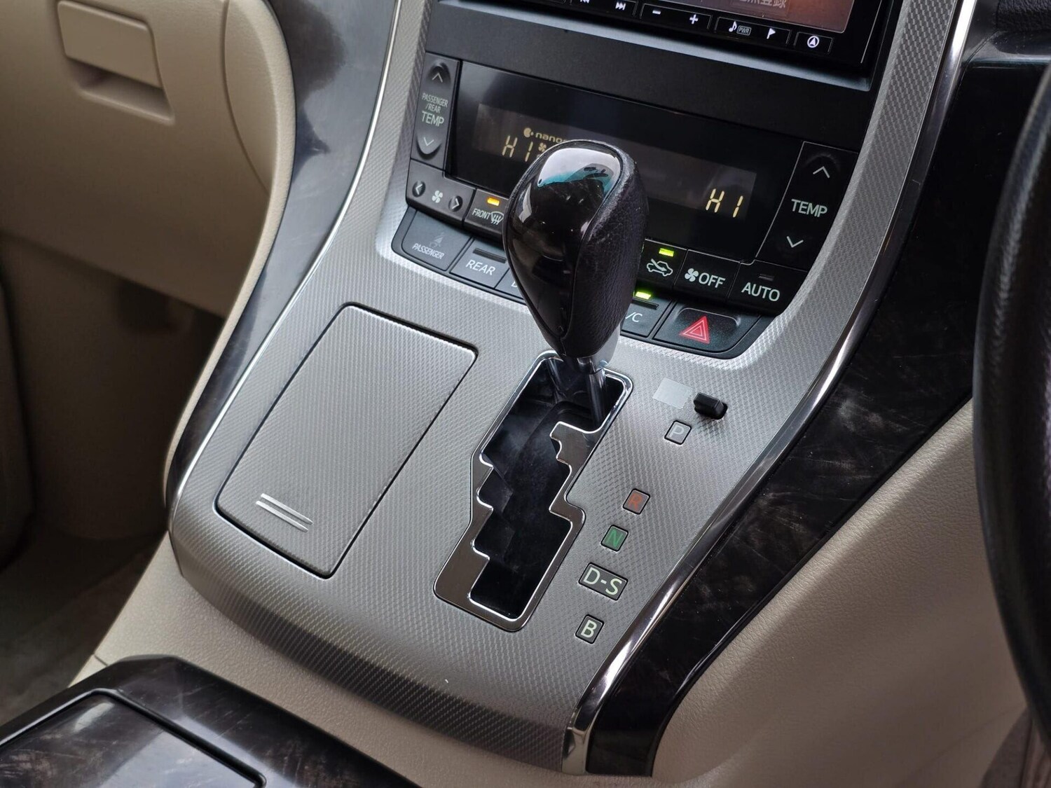 Used Toyota Alphard 2012 for sale - 77582428: Photo 18