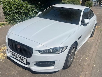Used Jaguar XE 2016 for sale - 75685831: Photo