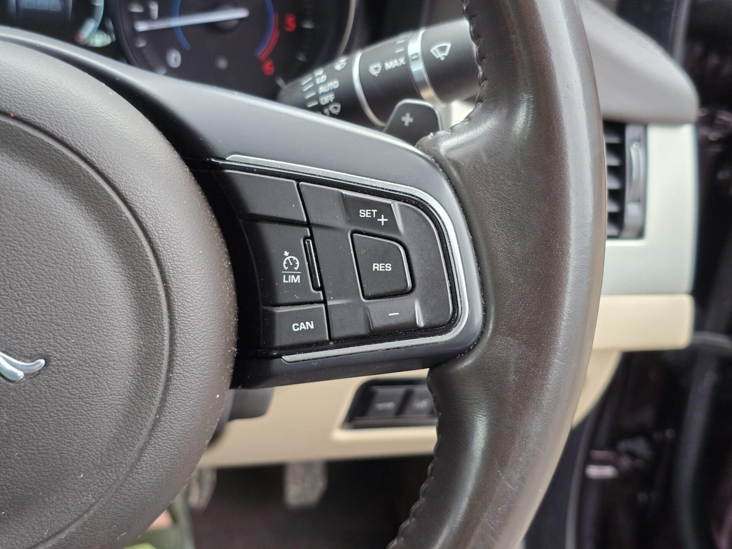 Used Jaguar XF 2016 for sale - 78056060: Photo 23