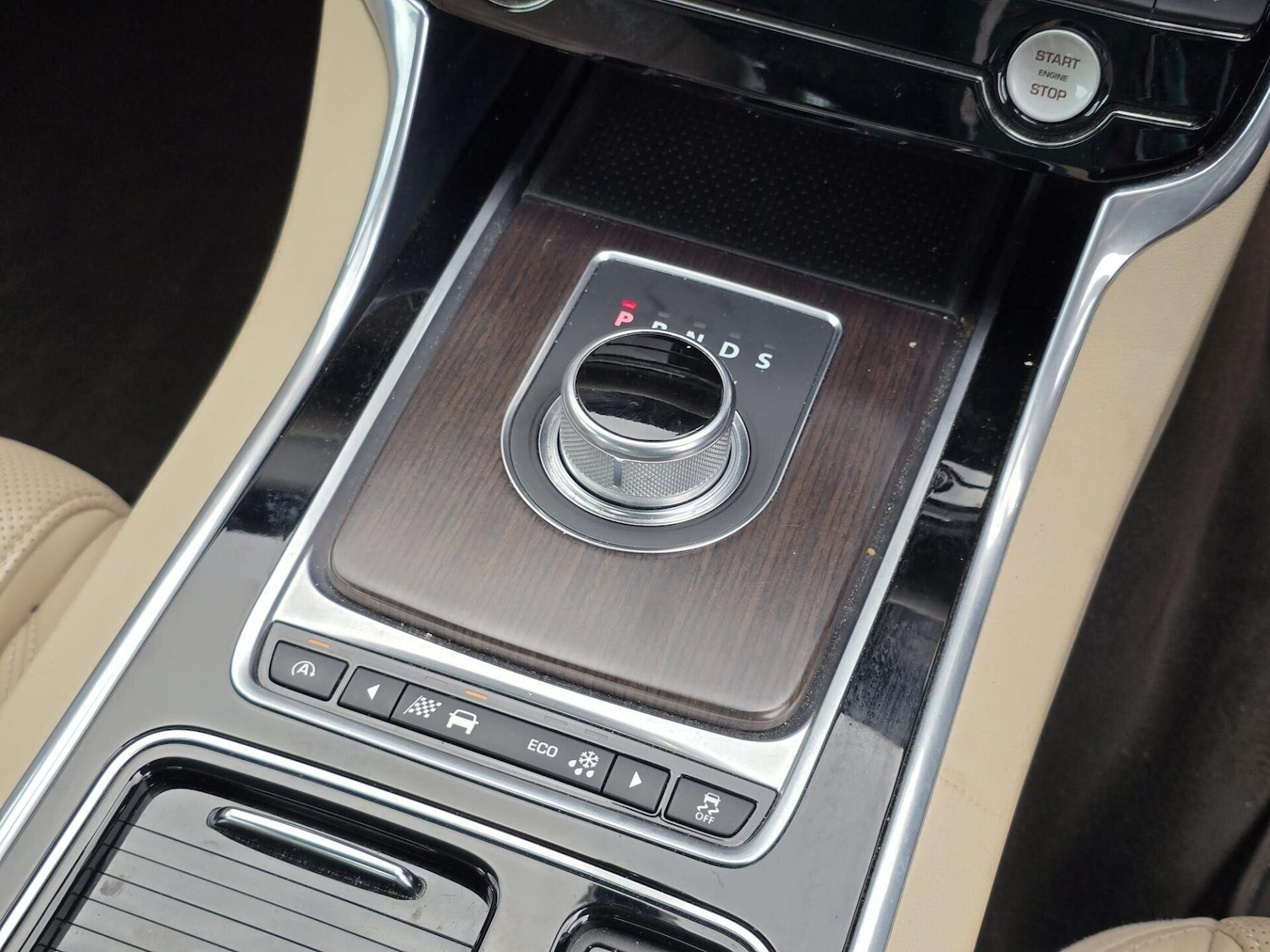 Used Jaguar XF 2016 for sale - 78056060: Photo 28