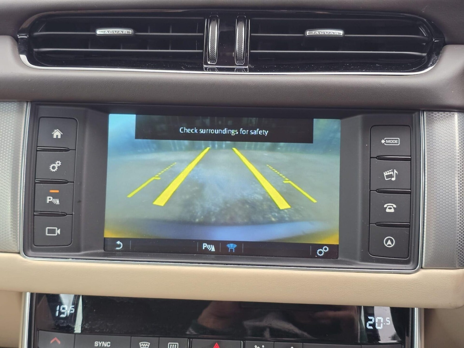 Used Jaguar XF 2016 for sale - 78056060: Photo 31