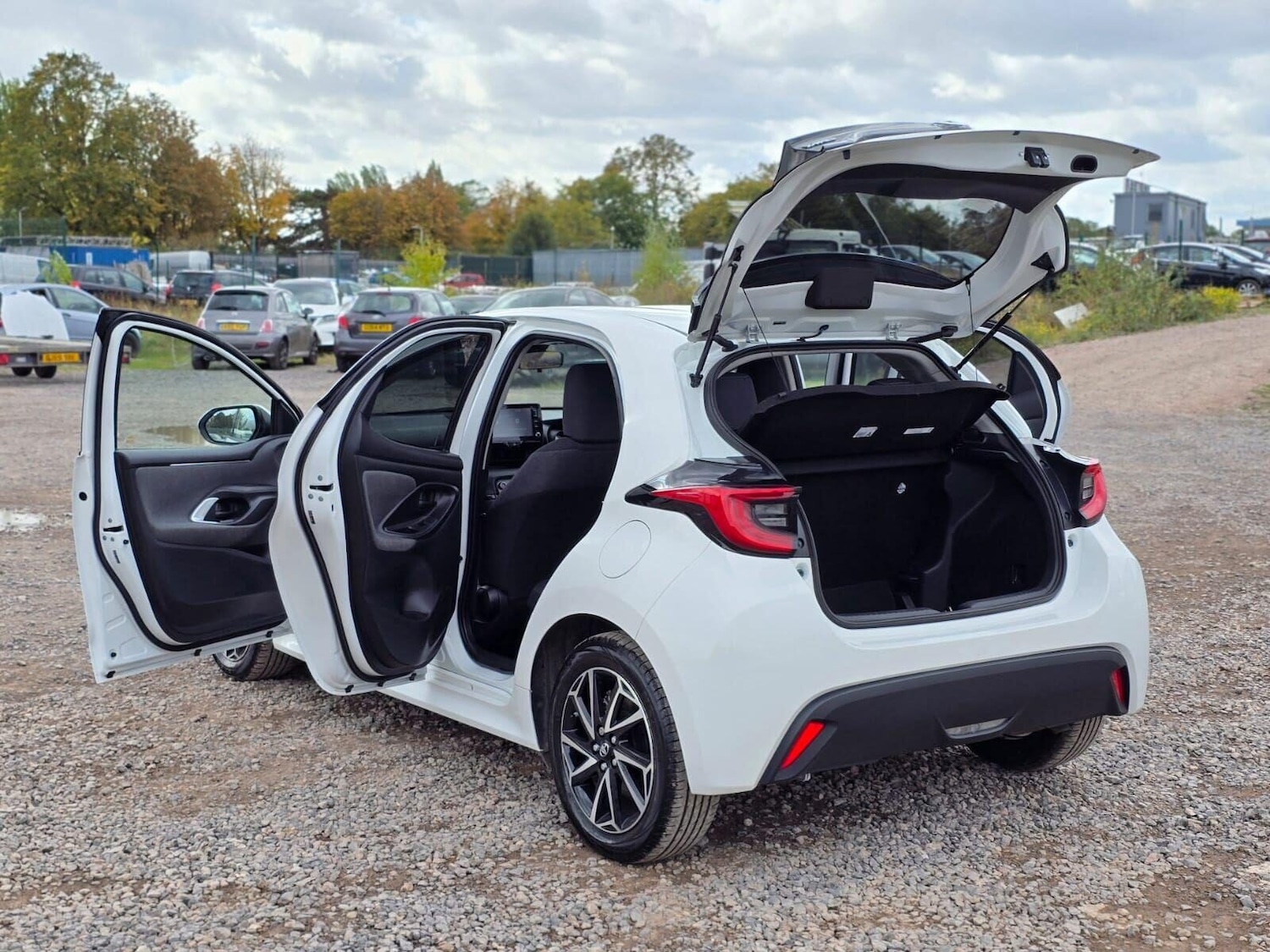 Used Toyota Yaris 2021 for sale - 76520124: Photo 11