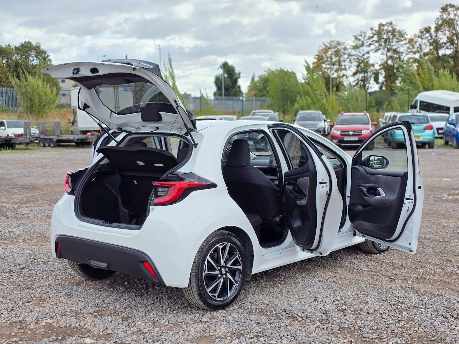 Used Toyota Yaris 2021 for sale - 76520124: Photo 18