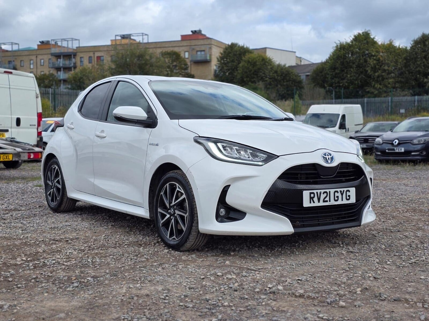 Used Toyota Yaris 2021 for sale - 76520124: Photo 2