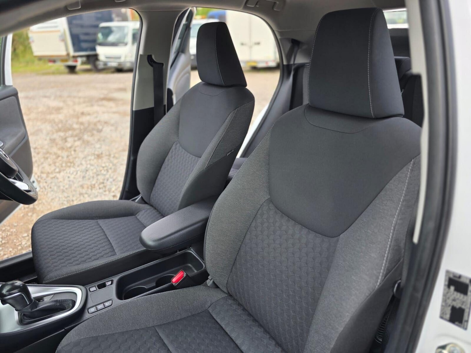 Used Toyota Yaris 2021 for sale - 76520124: Photo 39