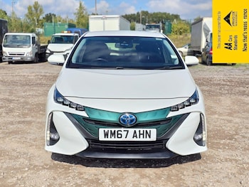 Used Toyota Prius 2018 for sale - 75984501: Photo 2