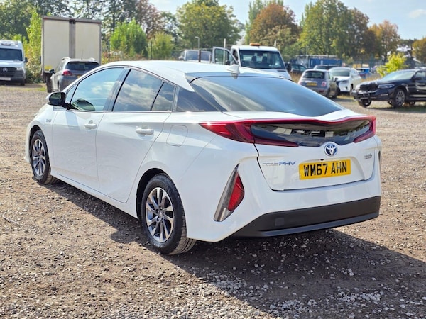 Used Toyota Prius 2018 for sale - 75984501: Photo 9