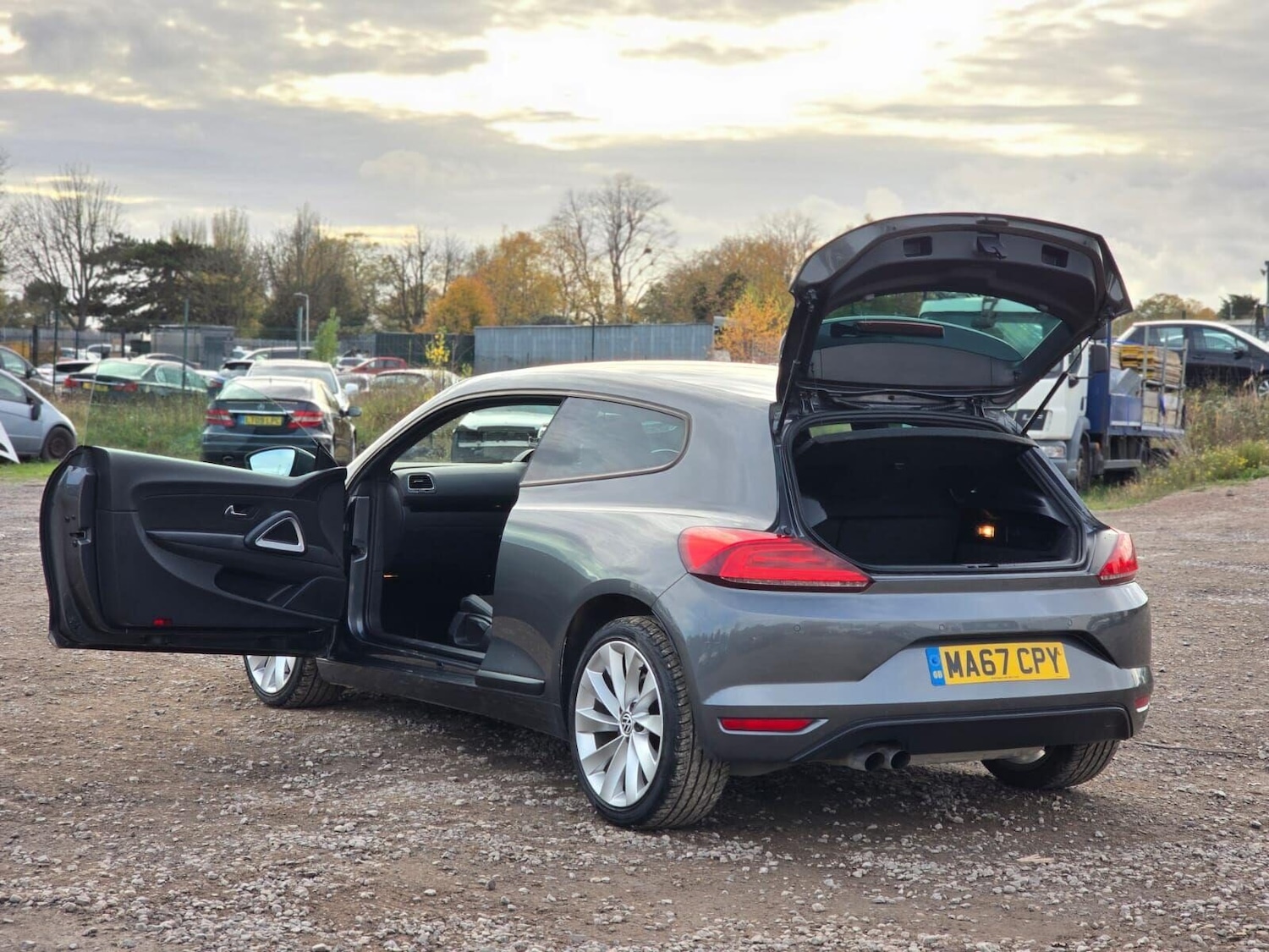 Used Volkswagen Scirocco 2017 for sale - 76531098: Photo 4