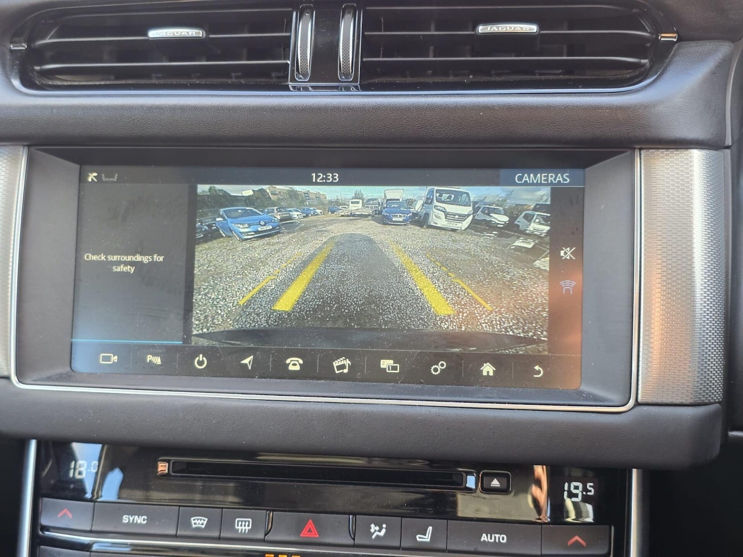 Used Jaguar XF 2017 for sale - 76299162: Photo 33