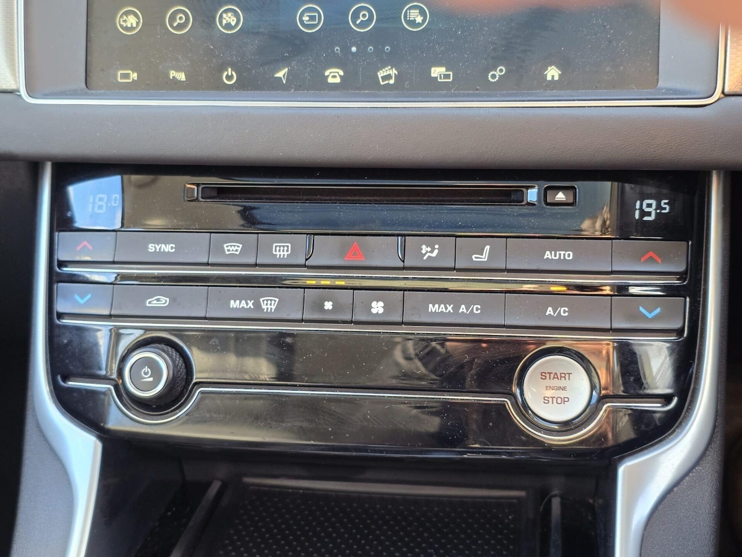 Used Jaguar XF 2017 for sale - 76299162: Photo 34